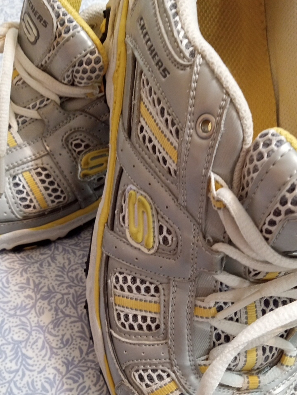 Skechers Women's Silver & Yellow Athletic Sneakers